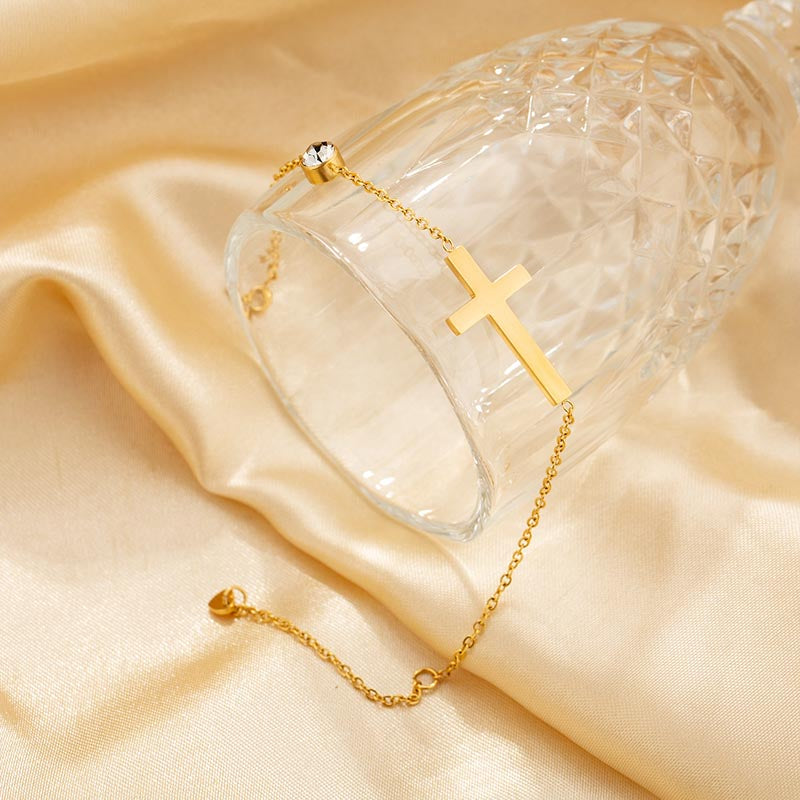 Varnua – Elegantes Kreuzarmband